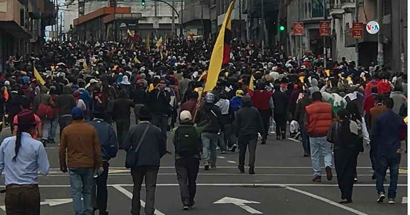 Una mirada «diferente» a la crisis ecuatoriana