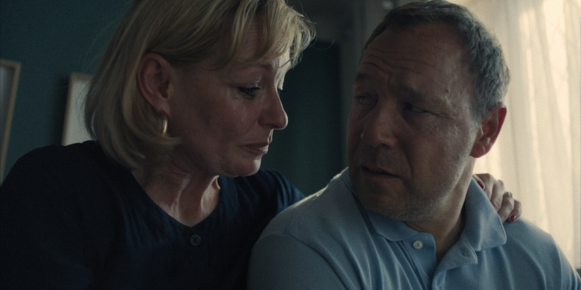 Adolescence. (L to R) Christine Tremarco as Manda Miller, Stephen Graham as Eddie Miller, in Adolescence. Cr. Courtesy of Netflix © 2024