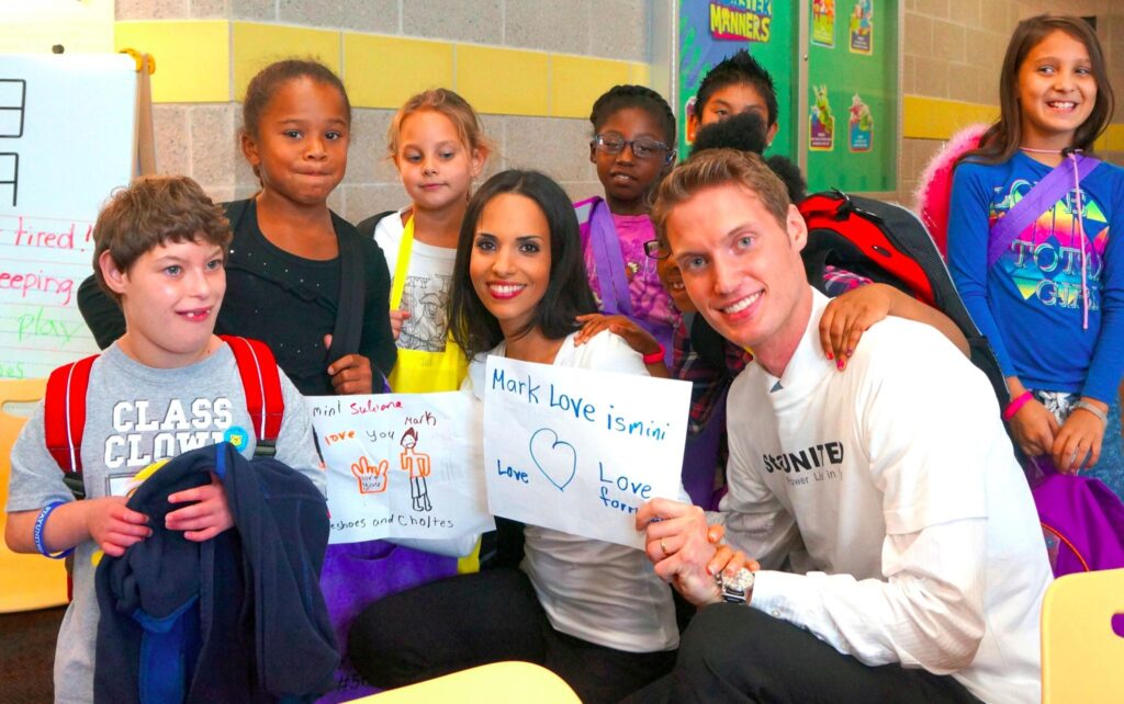 “50 Acts of Giving Back”: Couple Cancels Traditional Wedding to Give Back to Others