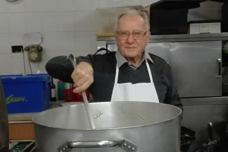 Dino Impagliazzo, lo chef dei poveri: decisione radicale di un uomo normale e straordinario