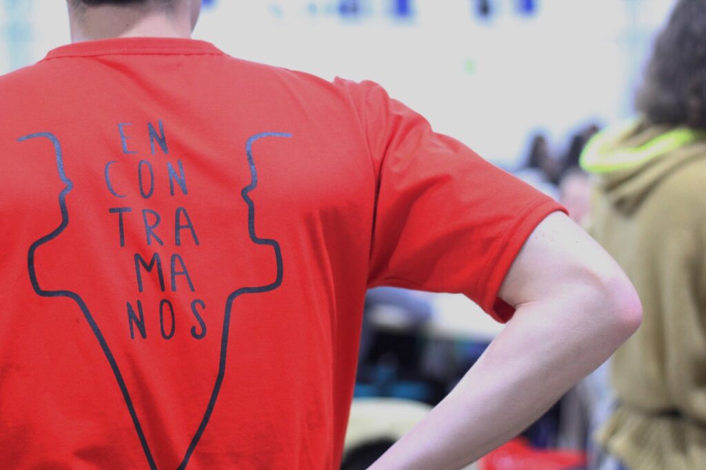 « Encontra Manos » ou « Trouve des mains »