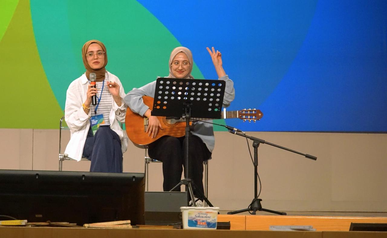 One Human Family_Photo by Jono Jovita (3)