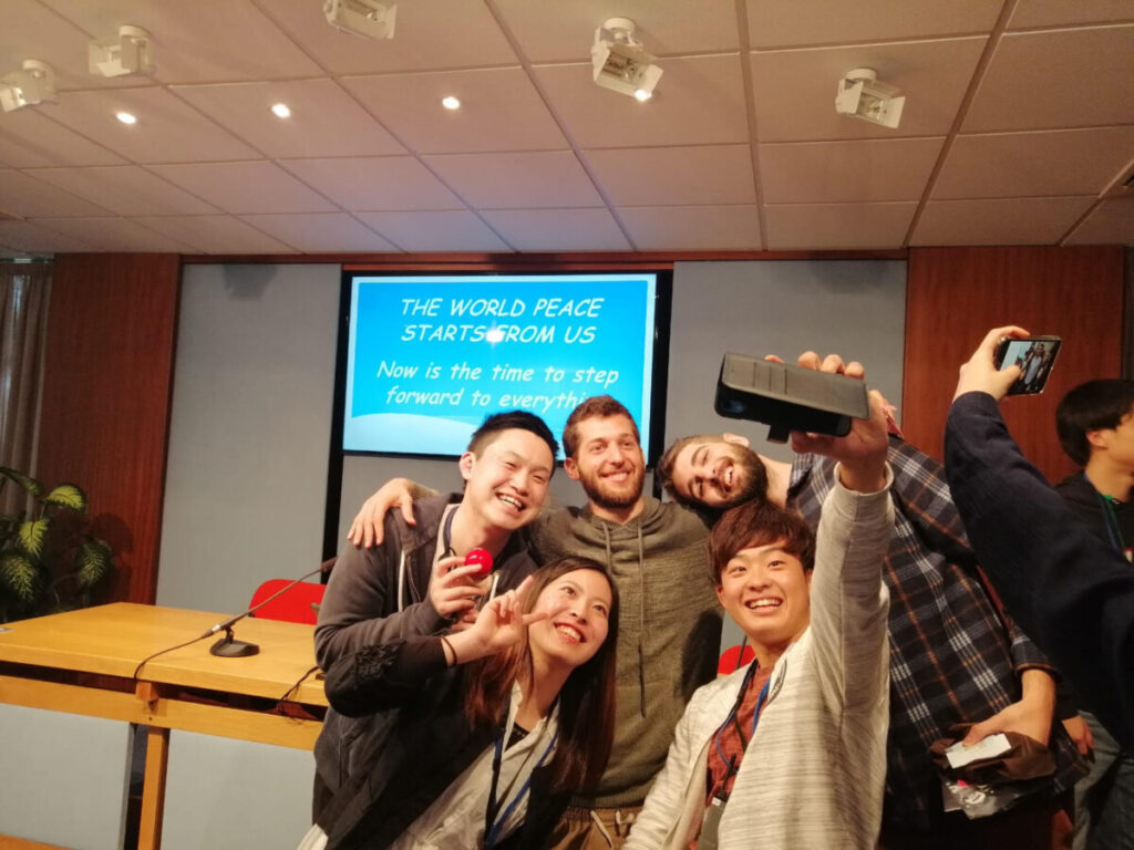 Italia: I giovani dei Focolari accolgono una delegazione buddhista della Rissho Kosei-kai