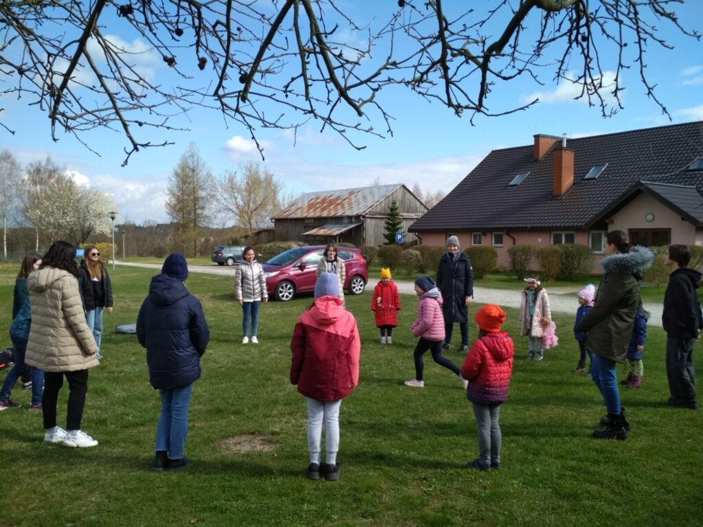VOZES | POLÔNIA: 100 dias de recepção